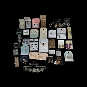 LOT of 32 new women's jewelry earrings necklace pendant chain assorted new